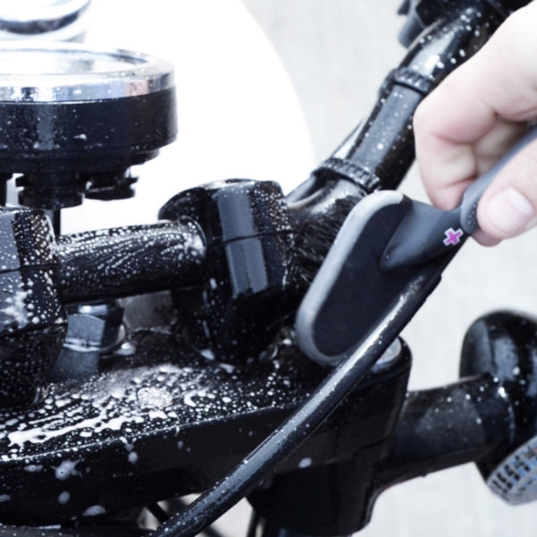 Muc-Off Brosse de finition