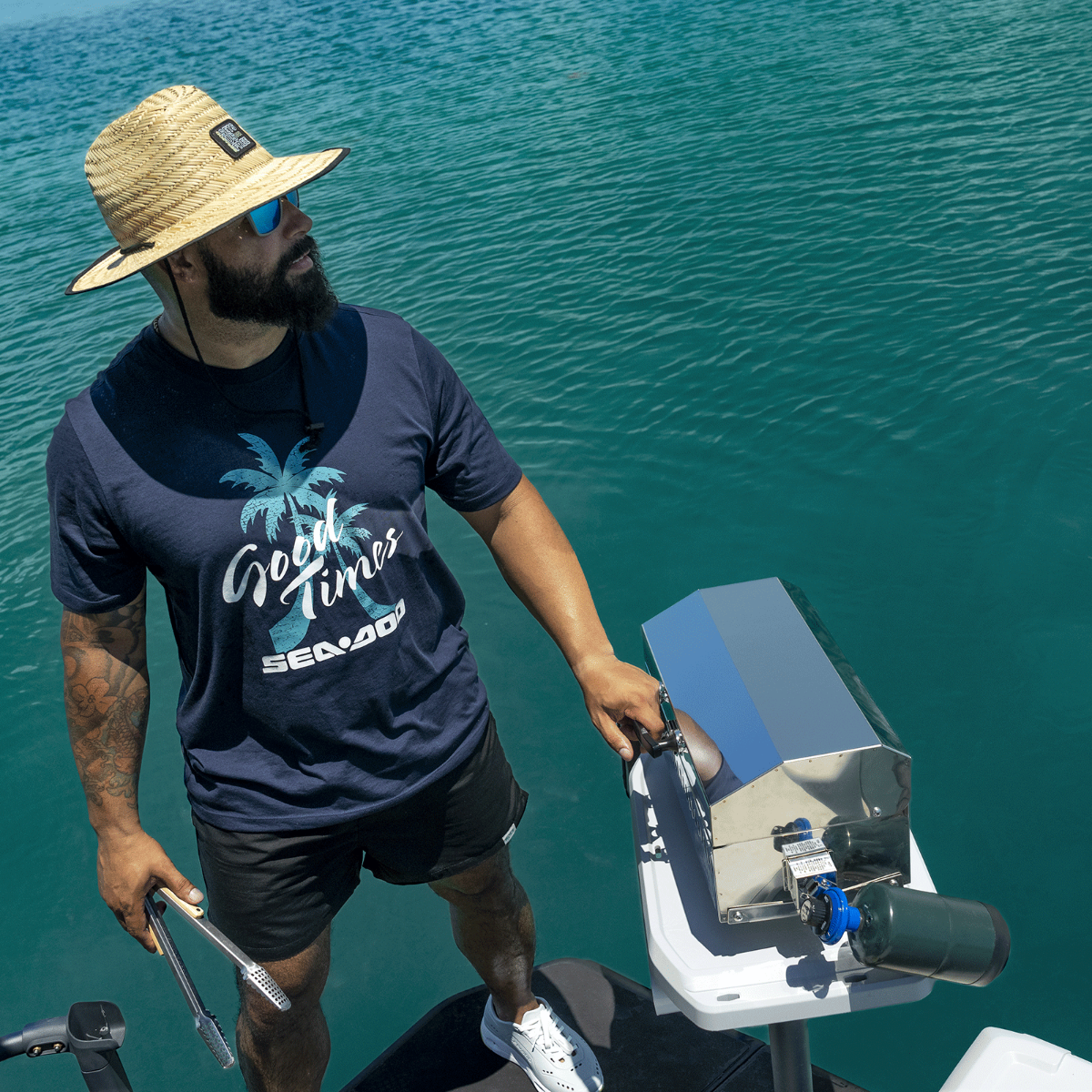 BBQ Table with LinQ Lite for Switch Pontoon