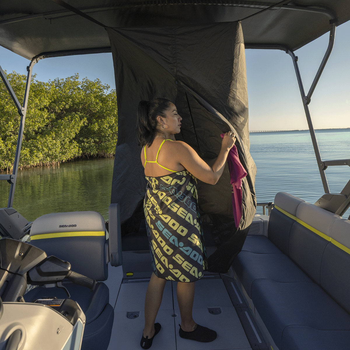 Pop-Up Changing Room And Emergency Toilet for Switch Pontoon