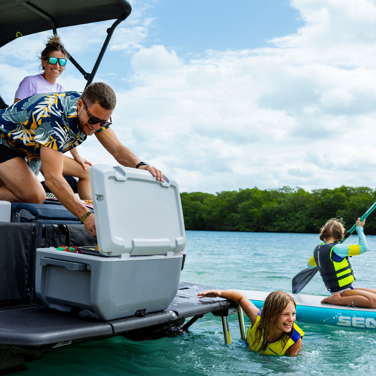 Swim Platform for Switch Pontoon