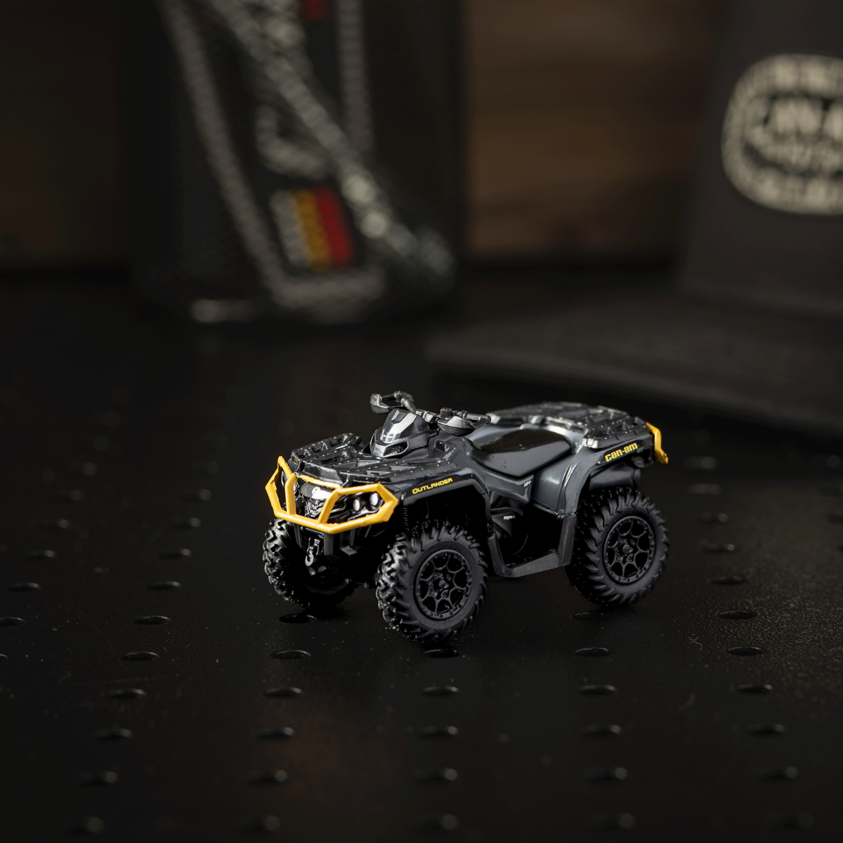 Can-am 1:32 Scale Outlander XT 1000R Vehicle