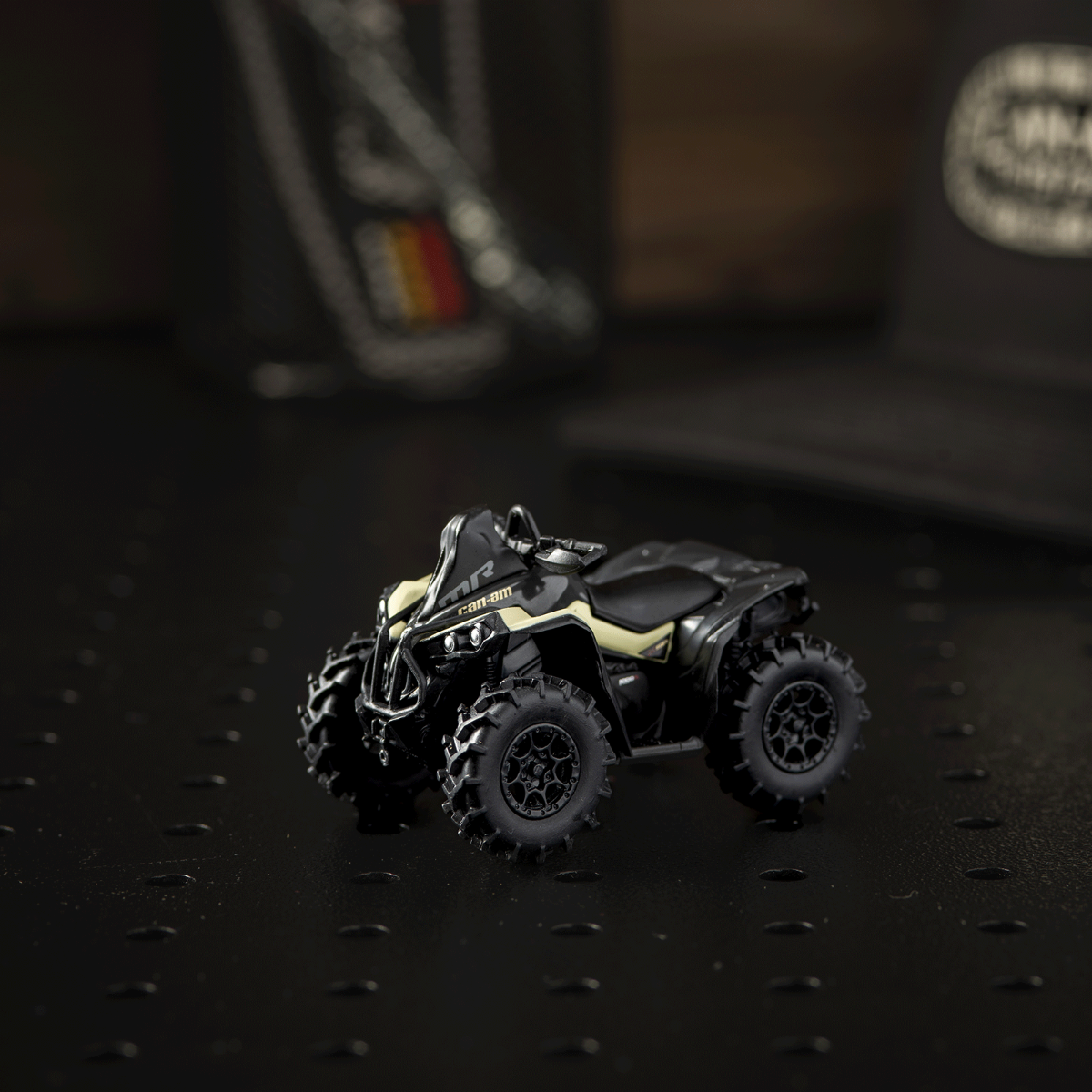 Véhicule Can-am Renegade X MR 1000R échelle 1:32