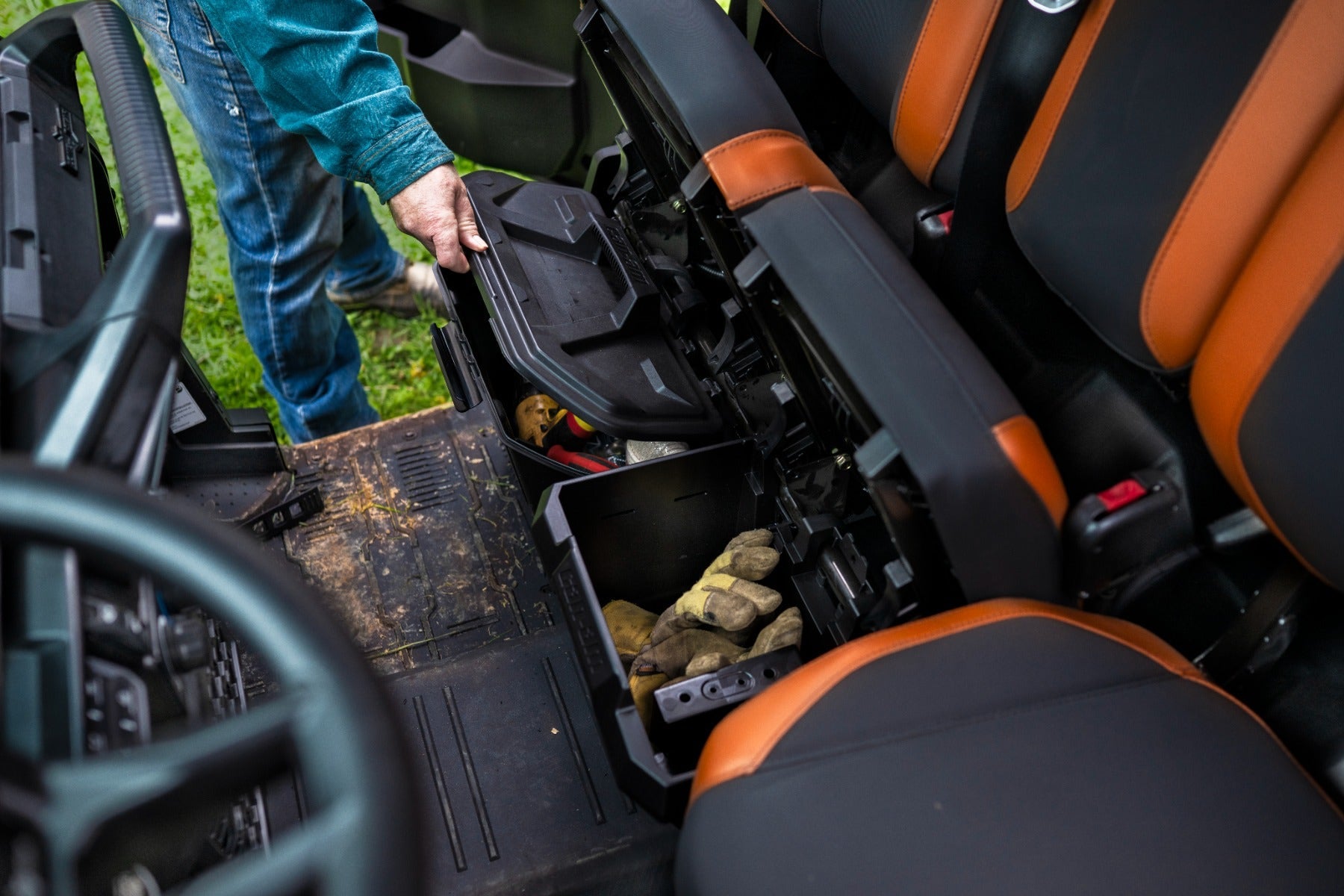 Compartiment sous le siège central (7 L) pour Can-Am Defender